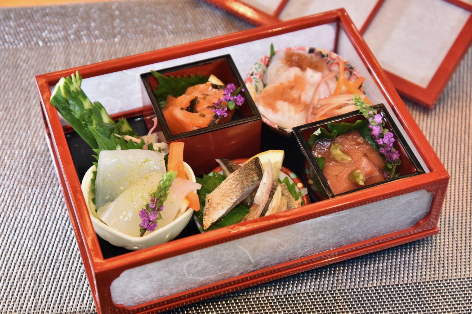 新鮮な海鮮料理で乾杯！
